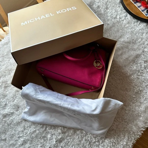 Michael Kors handbag and wallet - Picture 13 of 13